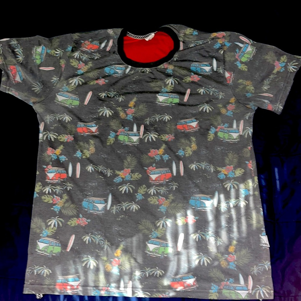 REVERSE THREADS ISLAND SHIRT GREAT CONDITION
